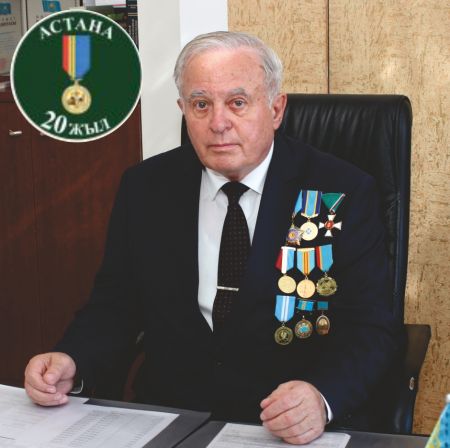 Поздравляем с получением государственной награды!